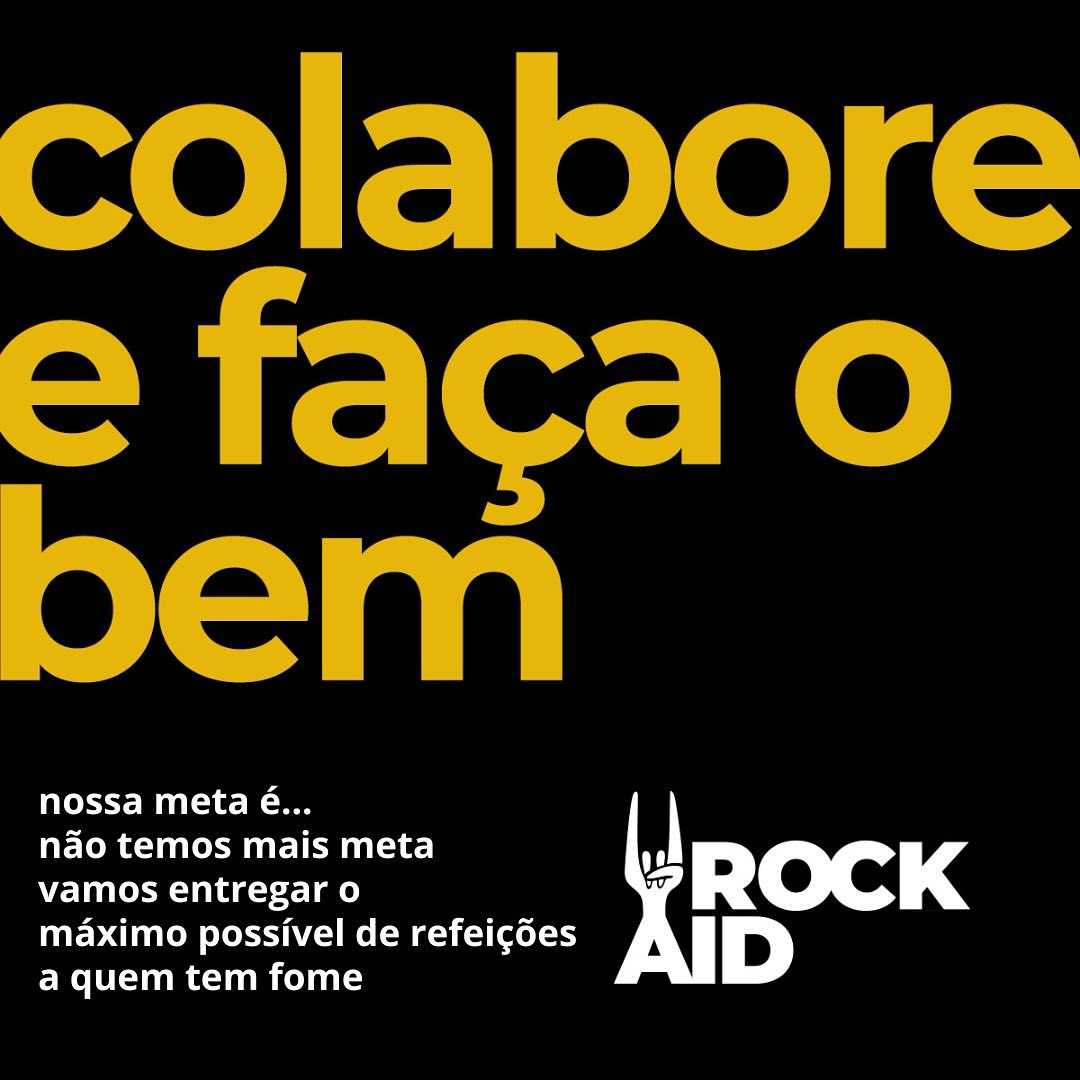 Três amigos planejando projeto de serviço comunitário
